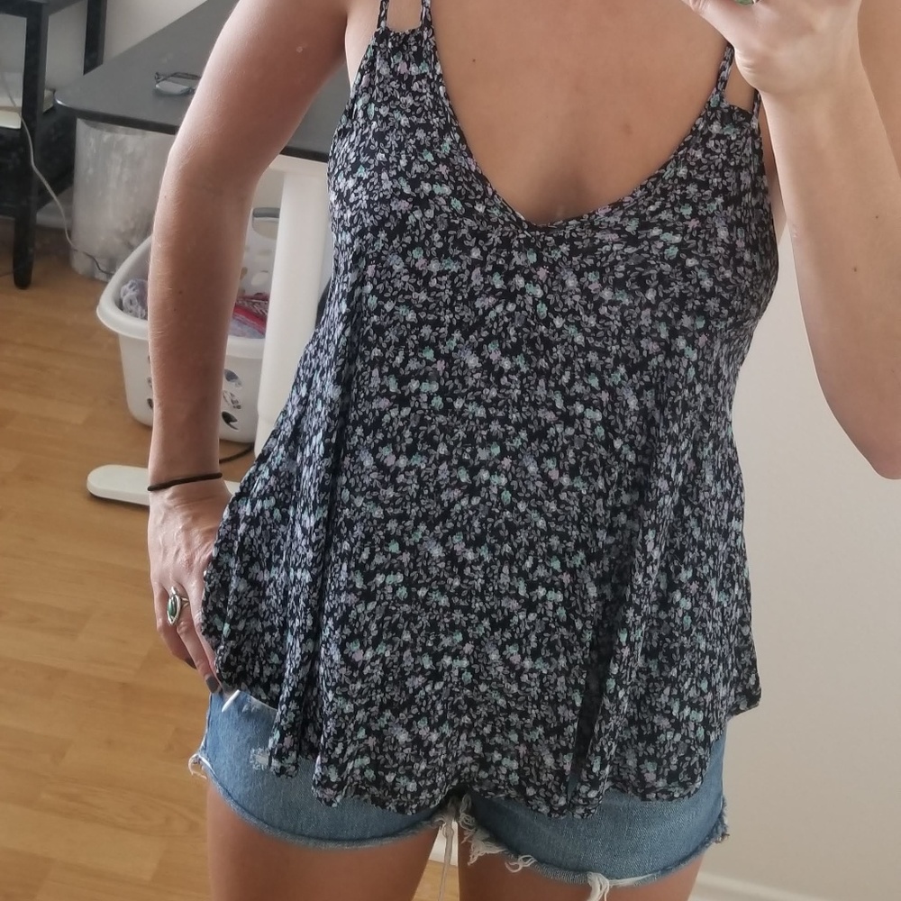 BRANDY MELVILLE TANK TOP/CAMI